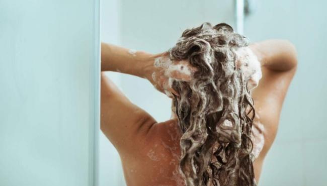 Conheça os shampoos que a Anvisa proibiu e você não pode mais usar