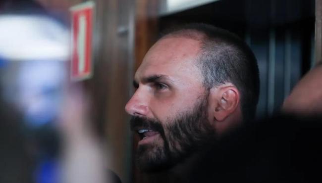 Após indiciamento, Eduardo Bolsonaro critica atuação da PF