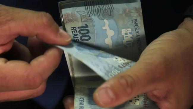 Aposentados e pensionistas do INSS podem consultar antecipação do 13º