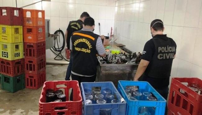 Apreendidos cerca de 30 mil litros de cachaça em fábrica clandestina