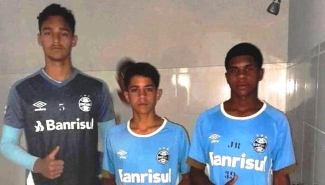 Atletas de Conceição da Barra, ES, treinam no Grêmio Esporte Clube, no RS