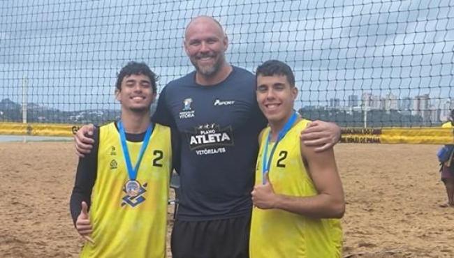 Atletas disputam segunda etapa do Circuito Estadual de Vôlei de Praia, em Vila Velha, ES