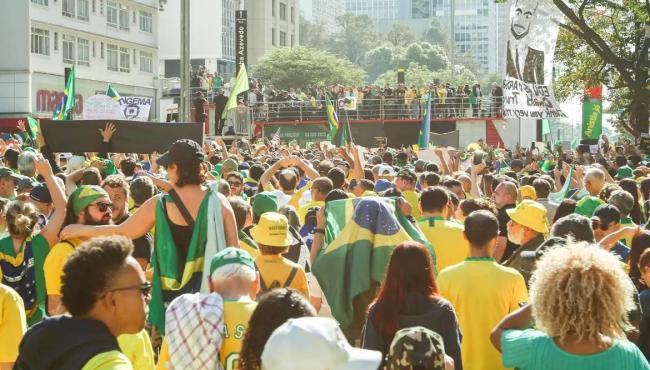 Ato em São Paulo pede anistia a Bolsonaro e exalta Trump
