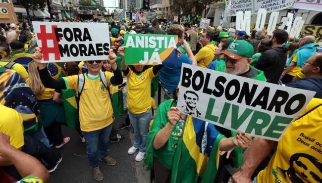 Ato pró-Bolsonaro une governadores e parlamentares de direita em SP