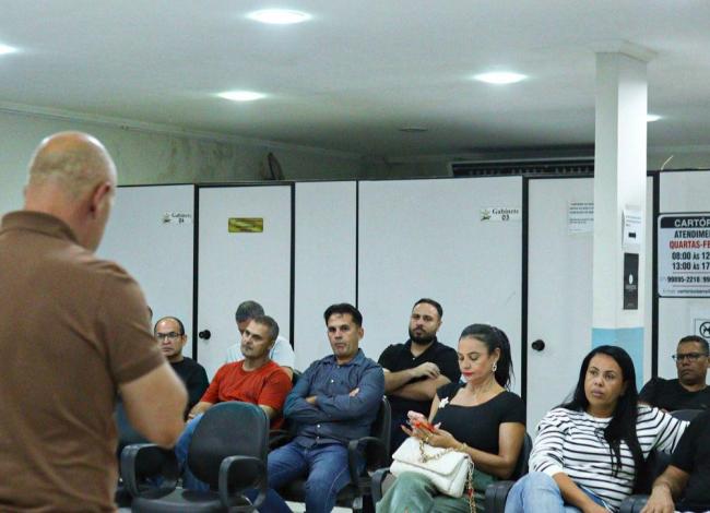Audiência sobre trânsito em Braço do Rio avança com nova etapa de diálogo com comerciantes, em Conceição da Barra, ES.