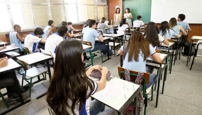 Aulas presenciais nas escolas estaduais e municipais serão retomadas em fevereiro, no ES