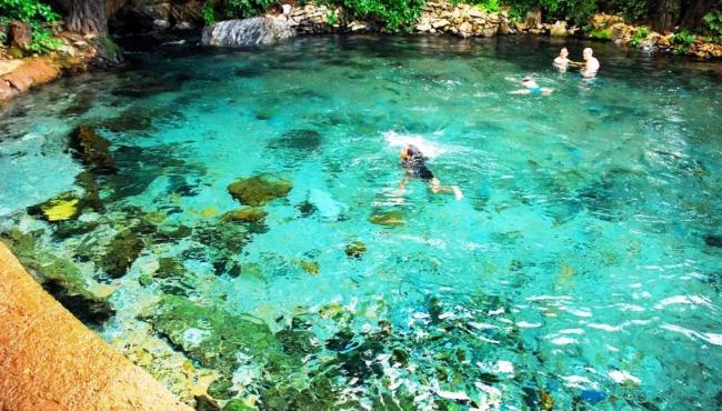 Aurora do Tocantins tem o 3º menor rio do mundo e 200 cavernas como atração para quem curte desafio físico