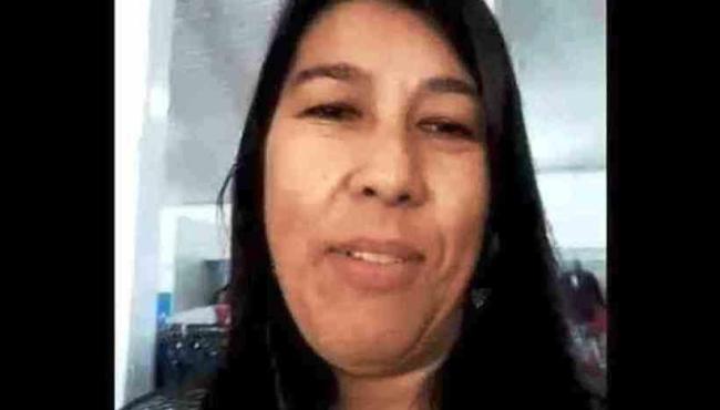 Autora do vídeo que falava em caixão com pedras e pedaços de pau é identificada pela polícia