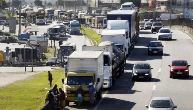 Auxílio caminhoneiro: motoristas devem fazer autodeclaração até esta segunda-feira (29)