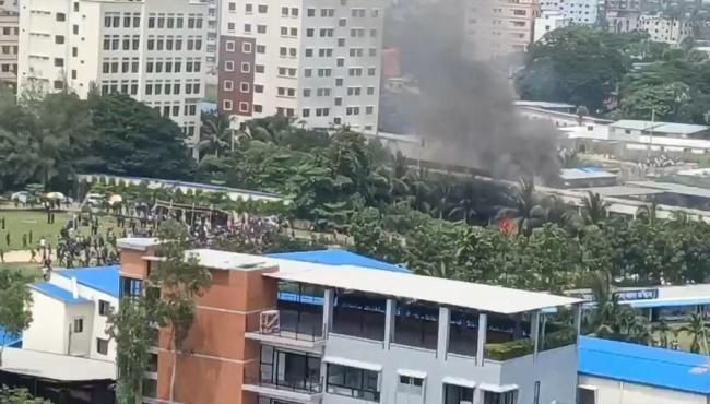 Avião militar cai em faculdade e mata ao menos 19 pessoas