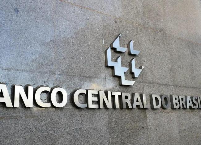 Banco Central e Receita Federal são autorizados a realizar concursos