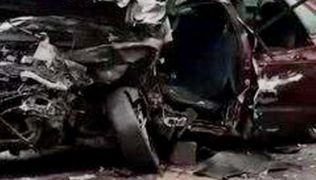 Batida entre carro e carreta deixa empresário morto e três feridos na BR-262, ES