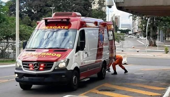 Bebê é resgatado após se afogar em piscina de casa