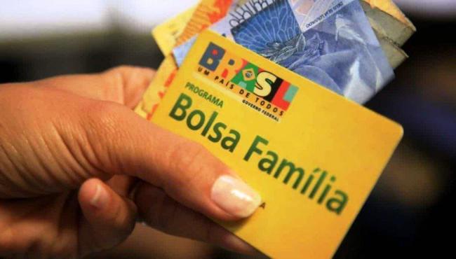 Beneficiários do Bolsa Família têm pior poder de compra em sete anos, diz site