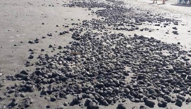 ‘Bolas de areia’ surgem em Peruíbe-SP e intrigam banhistas