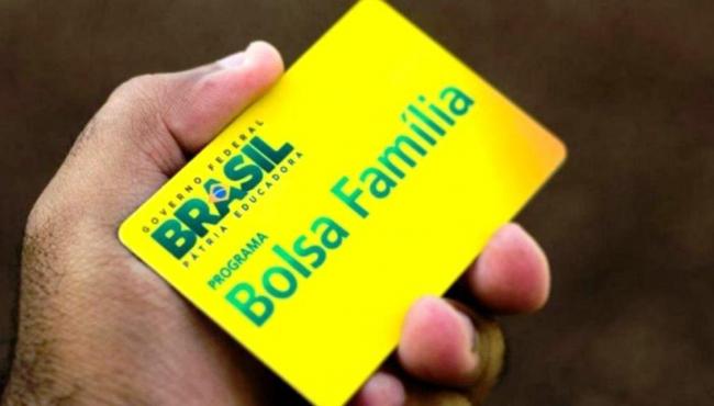 Beneficiários do Bolsa Família começam a receber, sem o auxílio emergencial, nesta segunda-feira (18)