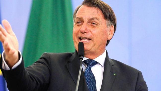 Bolsonaro afirma que reajuste para policiais pode ficar para 2023