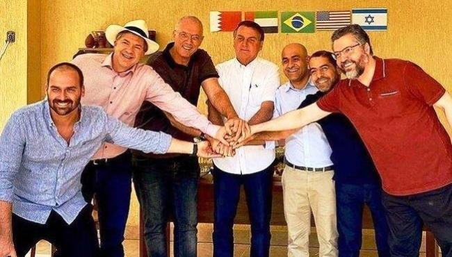 Bolsonaro almoça com embaixadores de EUA, Israel, Bahrein e Emirados Árabes