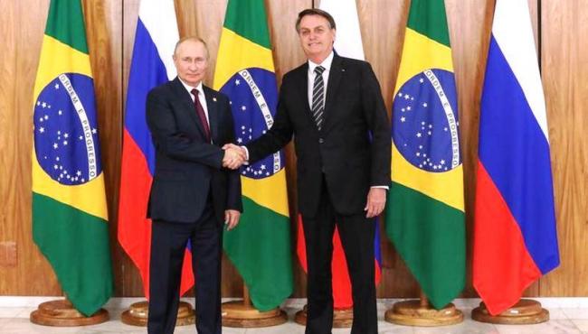 Bolsonaro conversa com Putin sobre cooperação na área de saúde