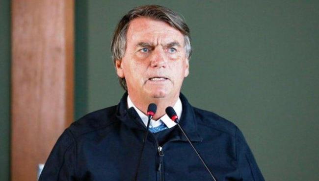 Bolsonaro critica política de preços da Petrobras e volta a falar em privatização: ‘Fatiar é uma ideia’