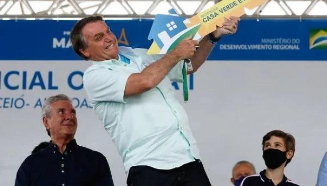 Bolsonaro diz que cadastro do Bolsa Família será feito por aplicativo