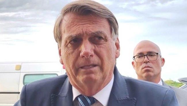 Bolsonaro diz que vai autorizar aumento de 33% para professores