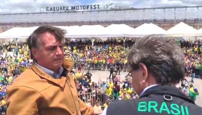 Bolsonaro faz campanha no agreste de Pernambuco, terra natal de Lula, e critica ‘escândalos’ de governos passados