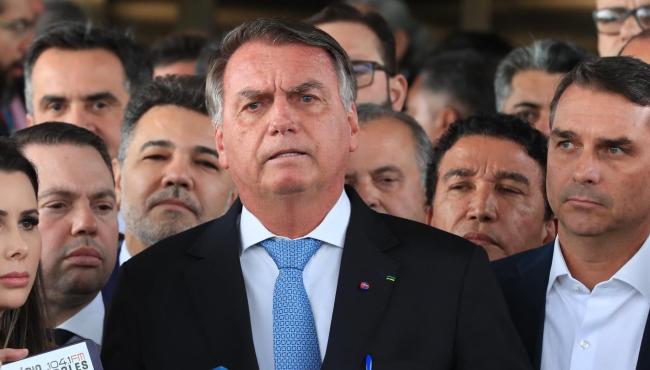 Bolsonaro faz post antes de parecer da PGR que pode condená-lo: ‘Querem me destruir’