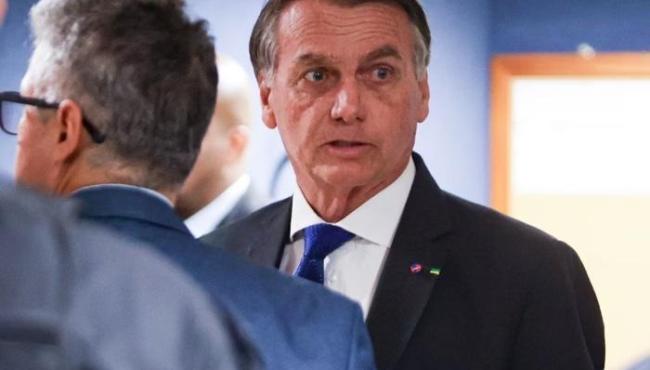 Bolsonaro nega que deixará o país e trabalha com hipótese de ser preso