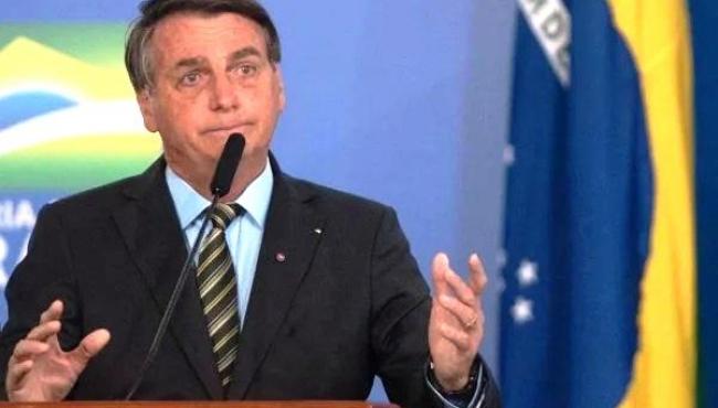 Bolsonaro passa bem após cirurgia para retirada de cálculo na bexiga