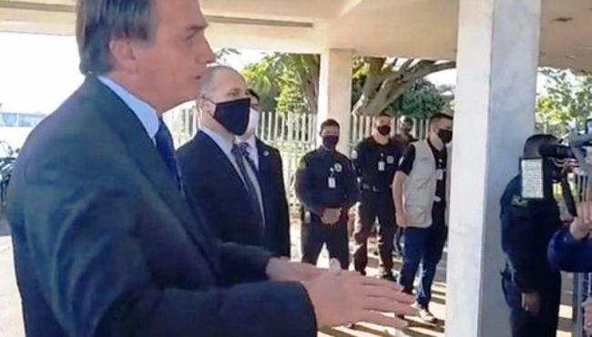 Bolsonaro põe em dúvida número alto de mortos pela covid-19