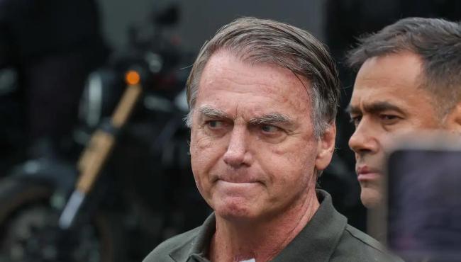 Bolsonaro preso: Moraes rejeita pedido de prisão domiciliar