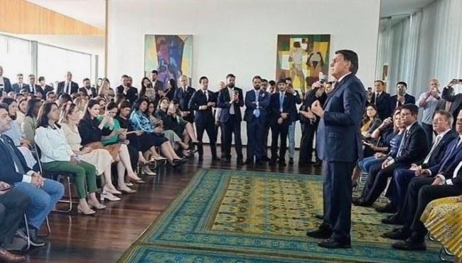 Bolsonaro recebe governadores e deputados reeleitos e pede desculpas: ‘Falei demais muitas vezes’