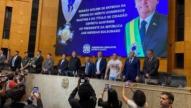 Bolsonaro recebe título de cidadão capixaba na Assembleia Legislativa do ES