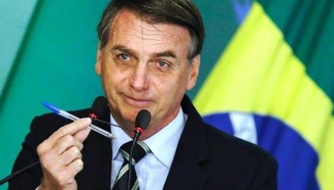 Bolsonaro sanciona Auxílio Brasil com valor mínimo permanente de R$ 400