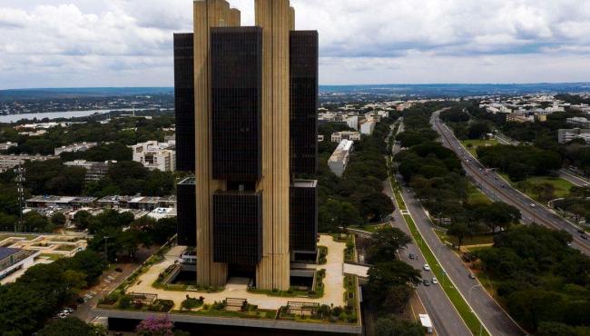 Bolsonaro sanciona projeto que dá autonomia ao Banco Central