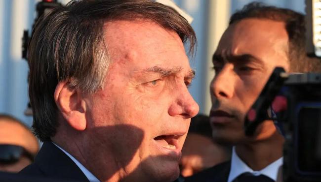 Bolsonaro tem alta hospitalar após passar por cirurgia no ombro