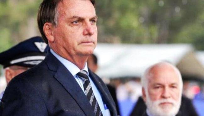 Bolsonaro tentou dar um golpe militar em maio, revela revista