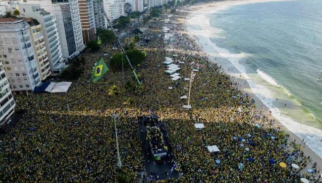 Bolsonaro usa 7 de Setembro no Rio de Janeiro para pedir votos