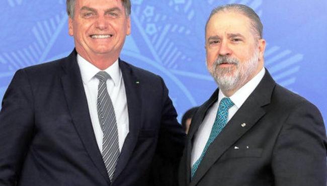 Bolsonaro vê Aras 'forte candidato' caso apareça 3ª vaga para o STF