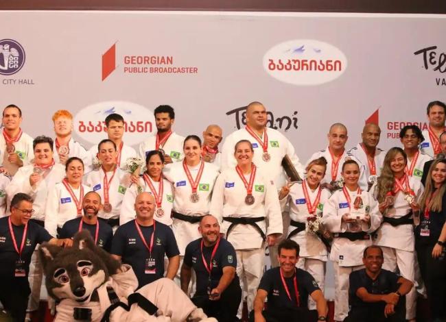 Brasil conquista bronze nos mundiais paralímpicos de judô e triatlo