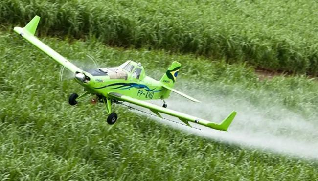 Brasil é 2º maior importador de pesticidas proibidos na UE, diz Oxfam