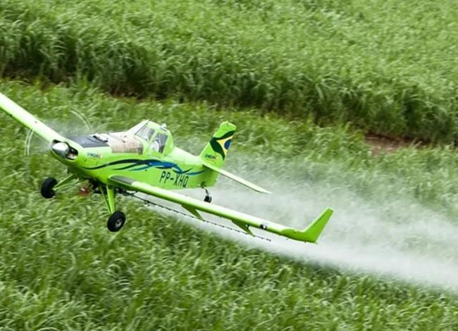 Brasil é 2º maior importador de pesticidas proibidos na UE, diz Oxfam