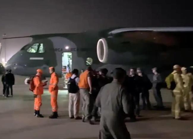 Brasil envia terceiro avião com ajuda humanitária à Venezuela