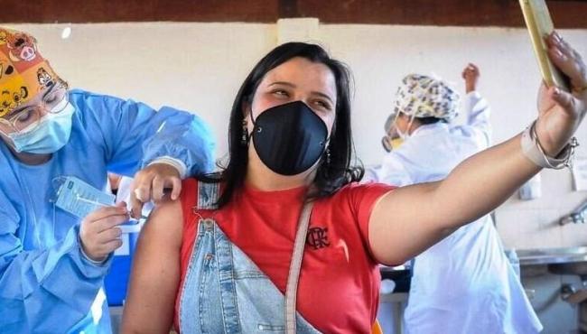 Brasil inicia a semana com 76 óbitos e 6,4 mil novos casos de covid-19