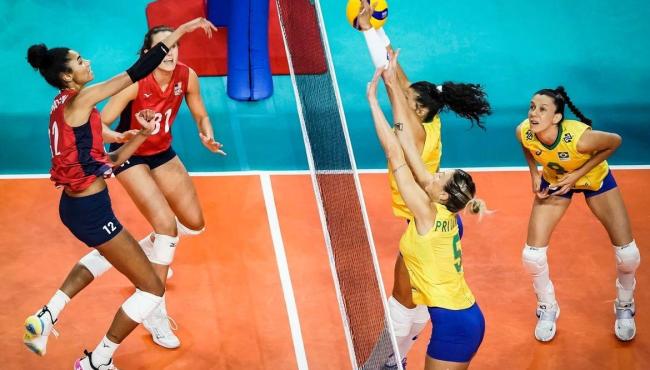 Brasil perde para os Estados Unidos por 3 a 0 no vôlei feminino
