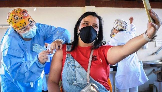 Brasil registra 129 mortes e 27.267 novos casos de covid-19