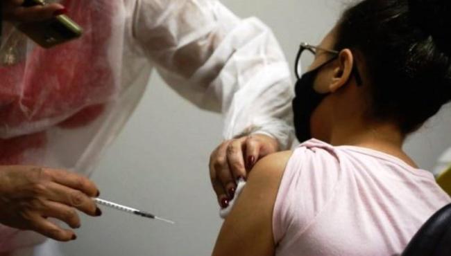 Brasil registra 143 mortes por Covid-19 em 24 horas, e média móvel está em 123