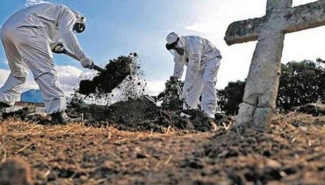 Brasil registra 230 mortes e 10,9 mil casos de Covid-19 neste domingo (18)