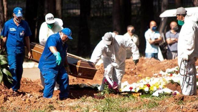 Brasil registra mais de 1,6 mil mortes pela Covid-19 e 54.022 novos casos nesta quarta-feira (7)